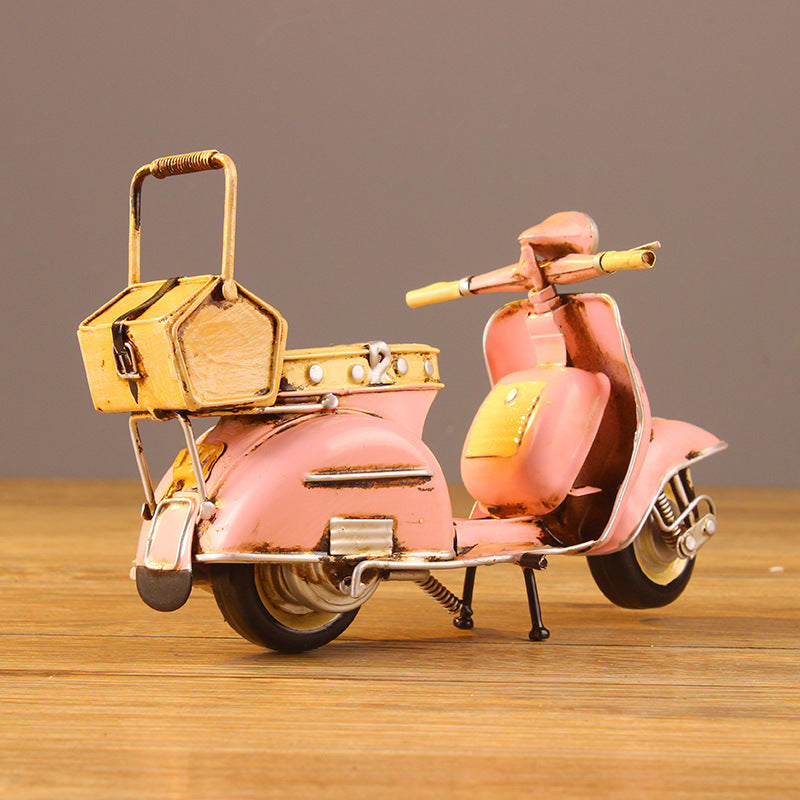 Vespa Piaggio scooter souvenir