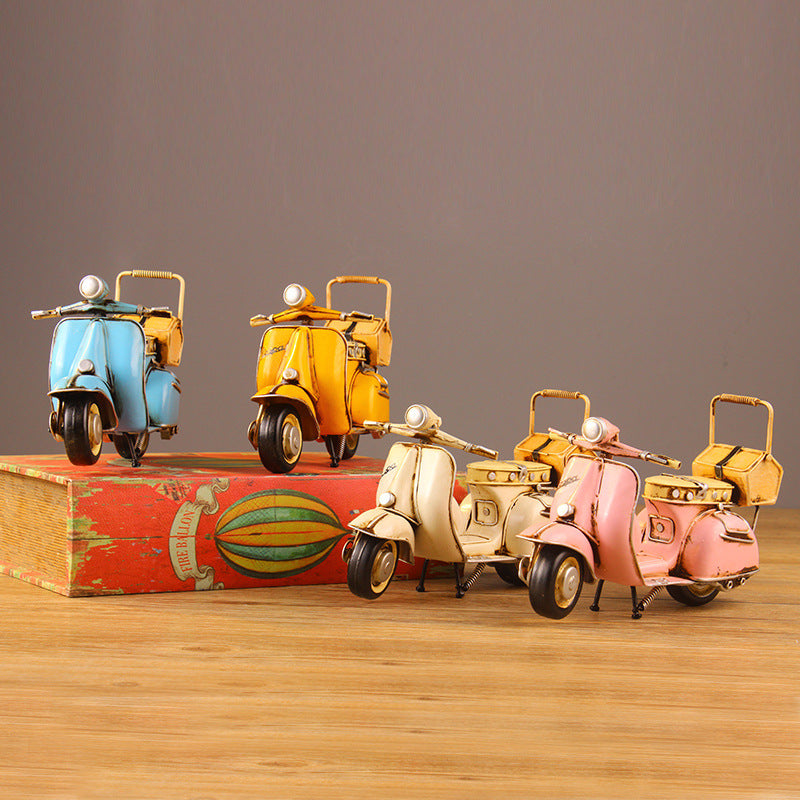 Vespa Piaggio scooter souvenir