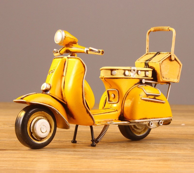 Vespa Piaggio scooter souvenir