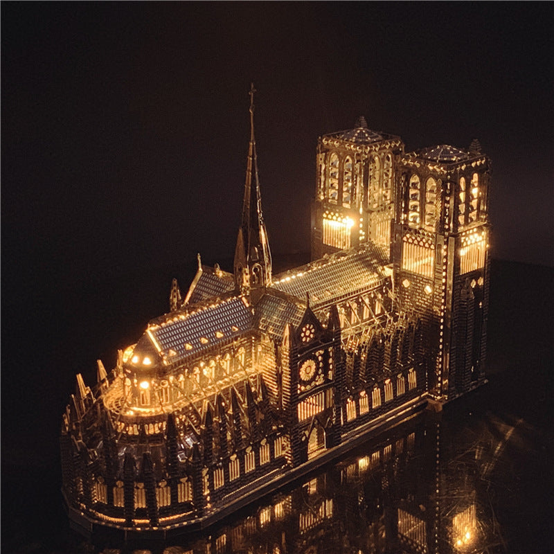 European and American Notre Dame de Paris puzzle model