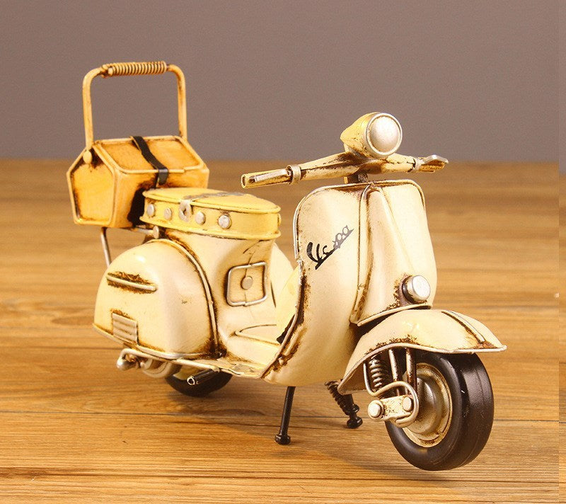 Vespa Piaggio scooter souvenir